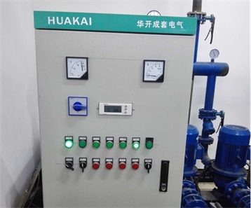 安裝，調(diào)試中的換熱機(jī)組電器柜